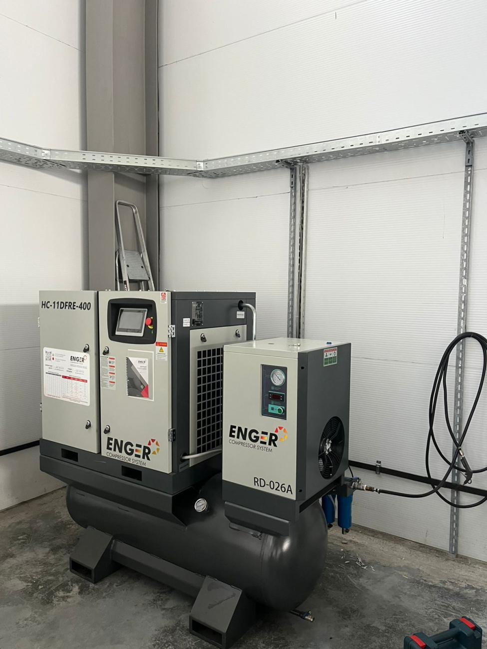 Лидер отрасли 1